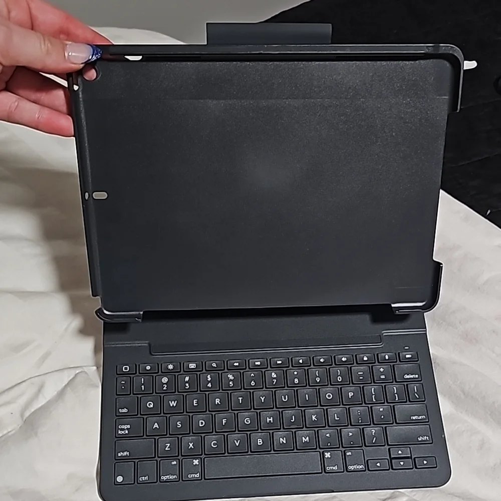 Logitech Black Tablet Case Slim Folio